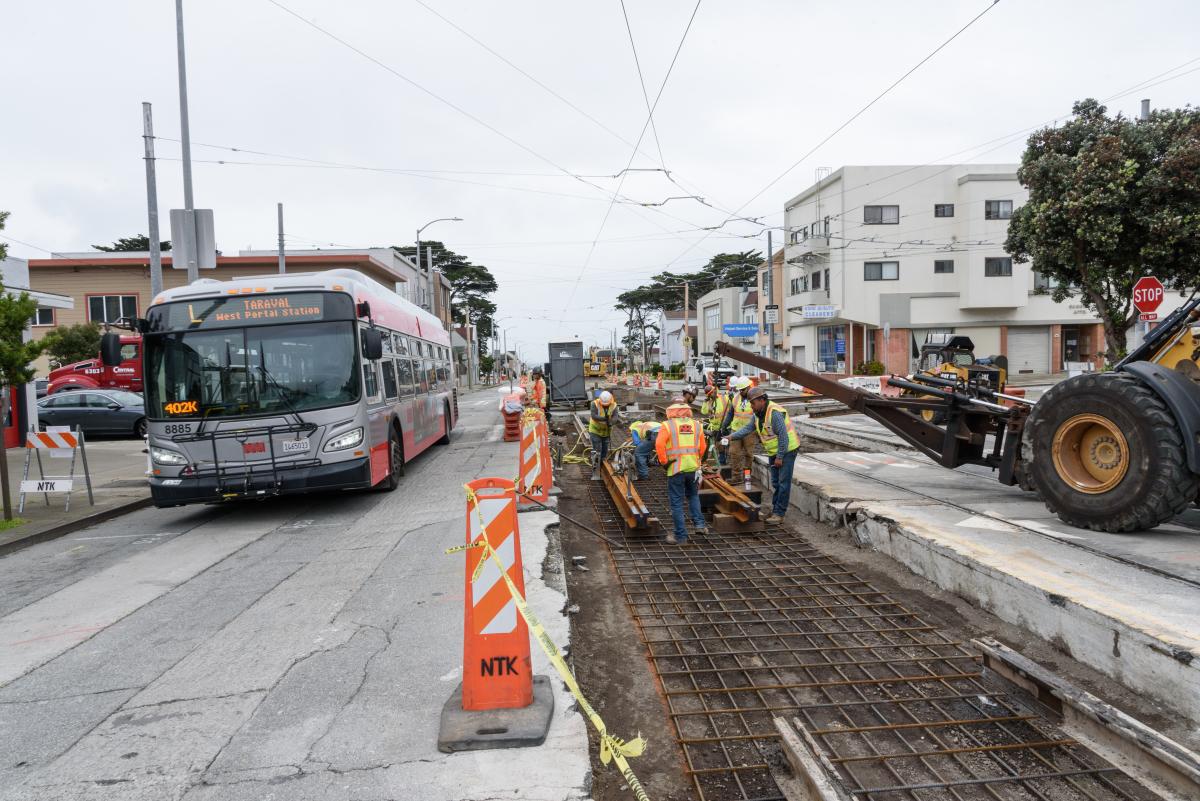 L Taraval Construction Bus and track replacement