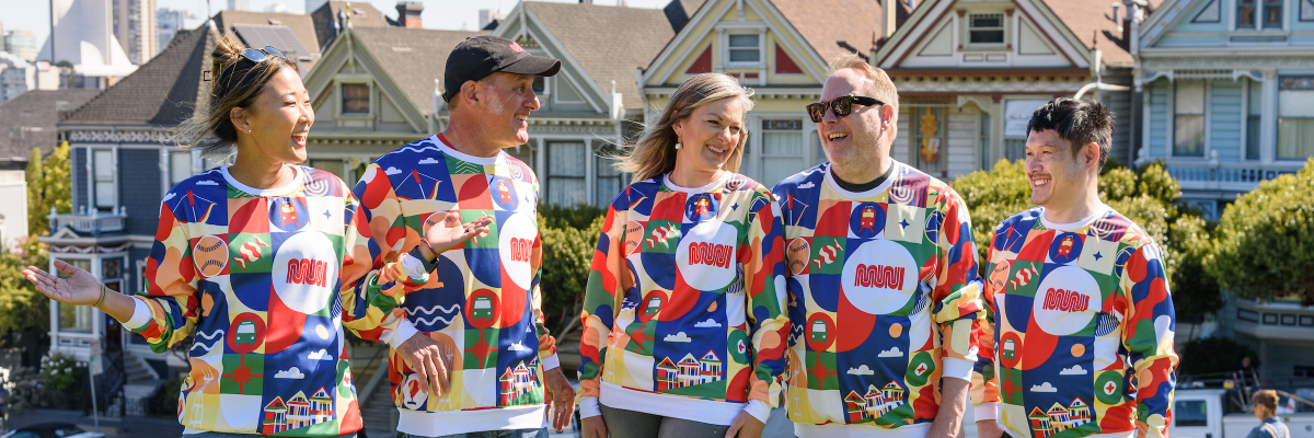 Muni supermodels show off the new fashion trend of 2025 - the Muni Patchwork of the City Pullover