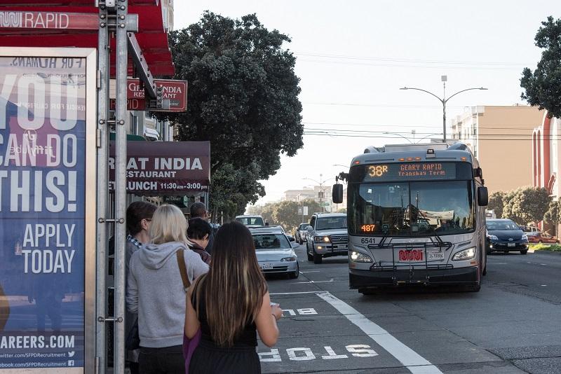 38 Geary Rapid picking people up.