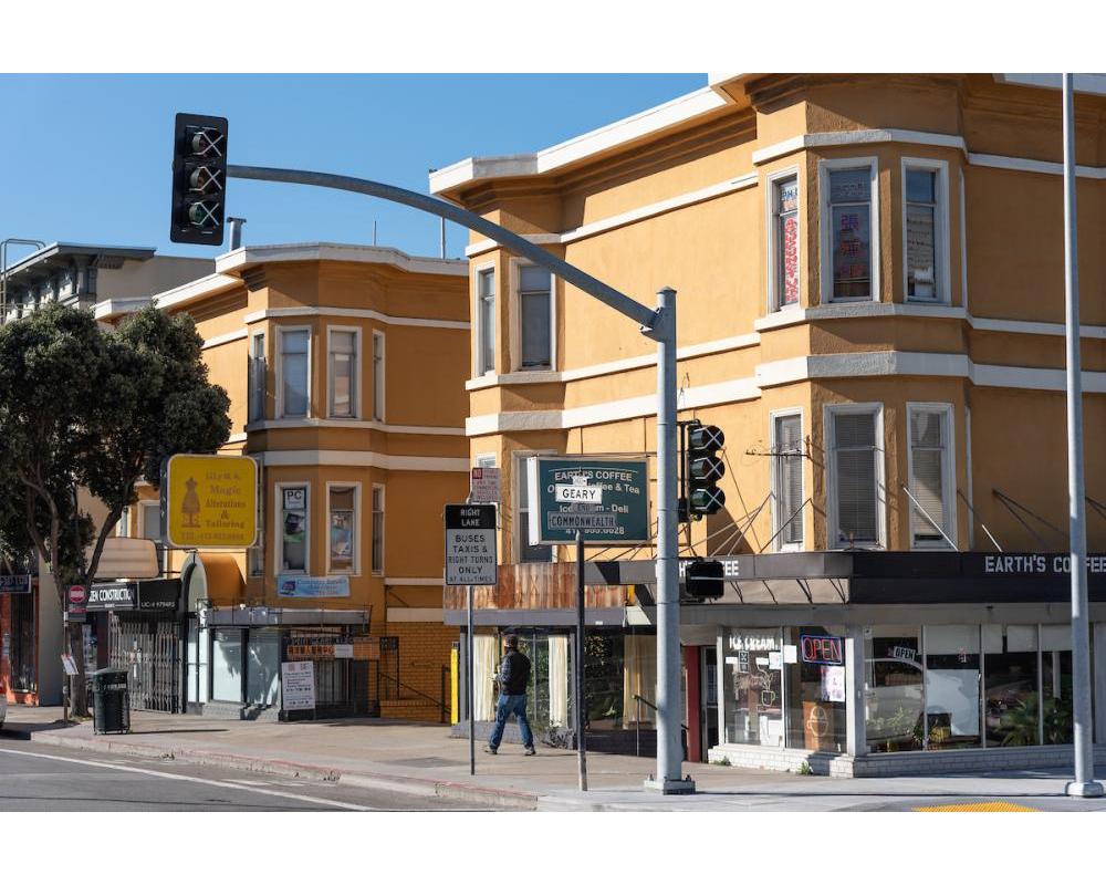 Image of new traffic signal at Commonwealth/Beaumont that is almost ready to be turned. Tape still covers the bulbs