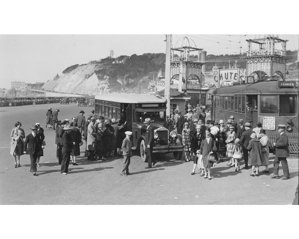 Image of passengers in 1927 around the 2 Ocean Bus Line.