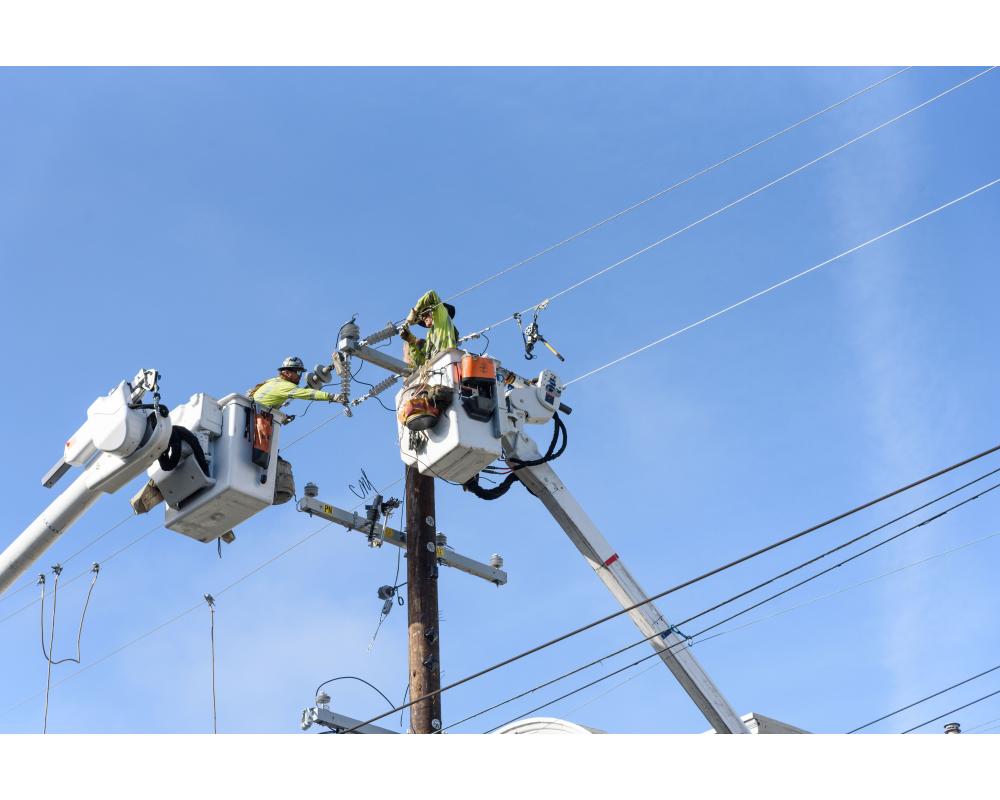 PG&E upgrading power lines during a Fix It! program.