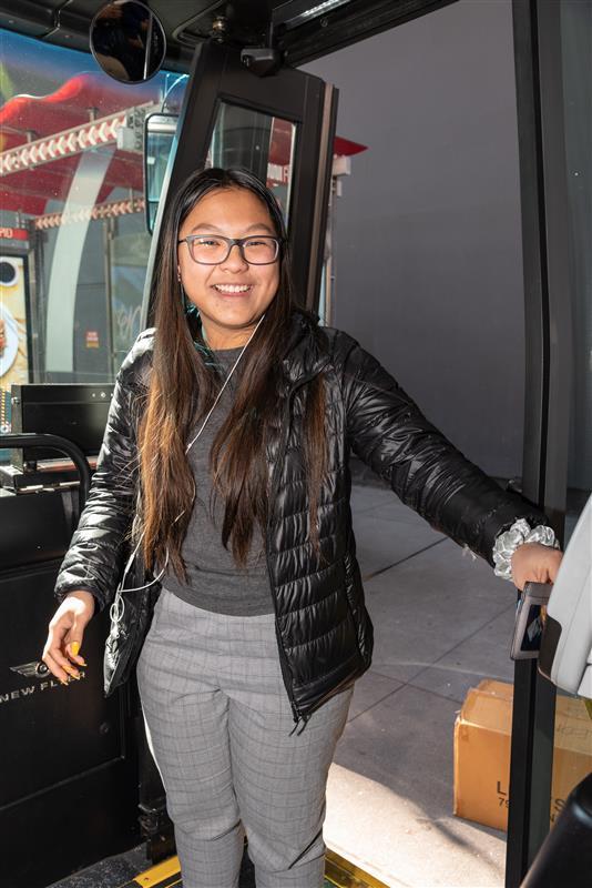 Rider tags the fare box with their clipper card