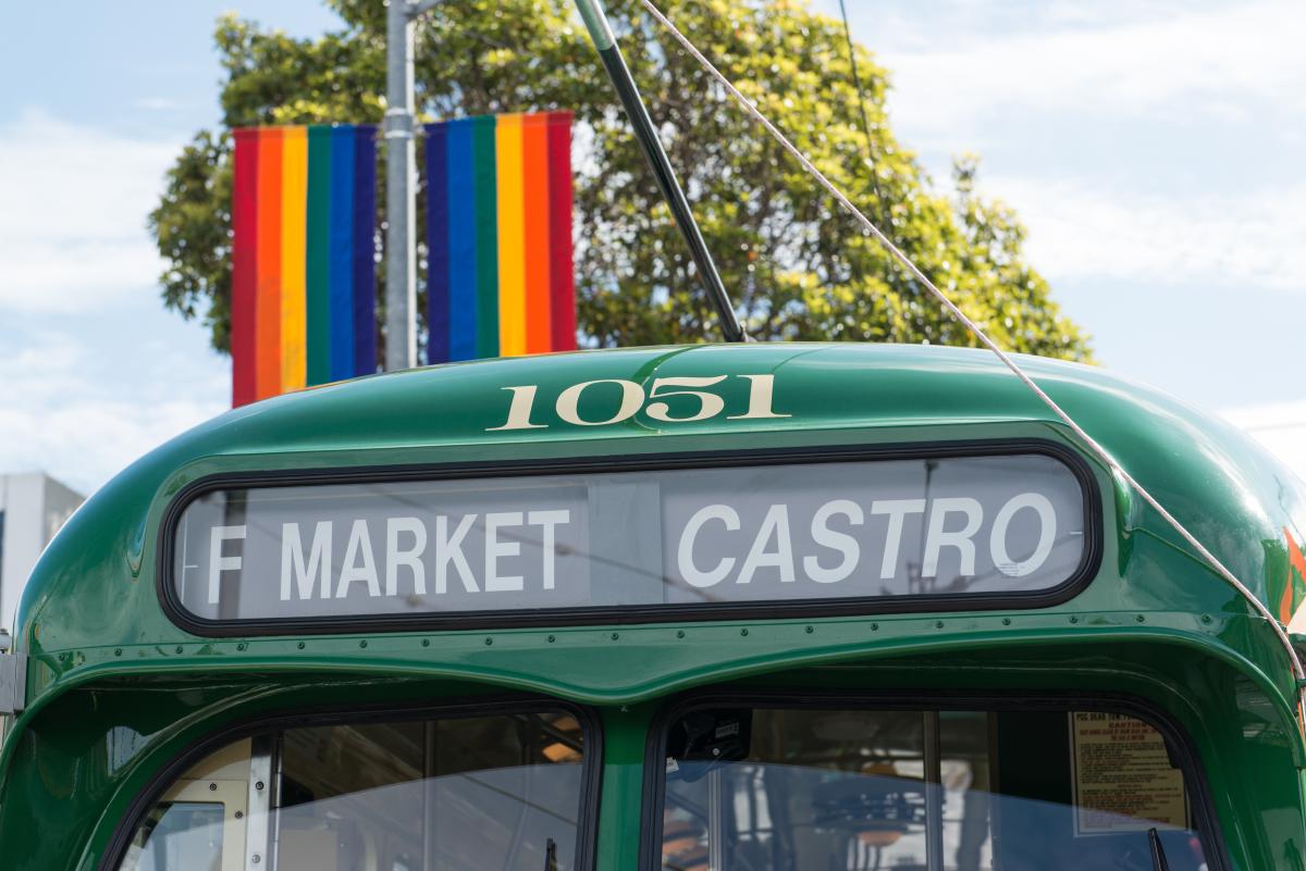 A sign on a transit vehicle that says “F Market Castro.” 