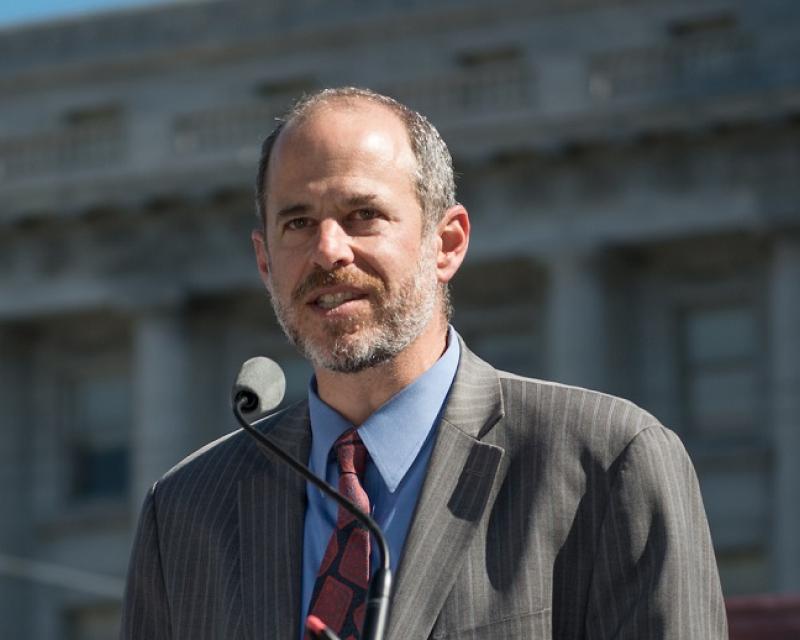 Ed Reiskin speaking at a podium.