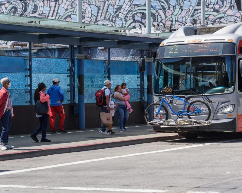 22 Fillmore picking up riders at Fillmore and Geary 