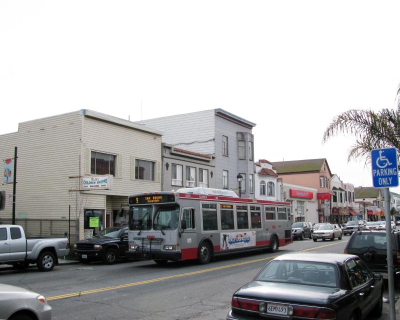 9 San Bruno bus in service along San Bruno Ave