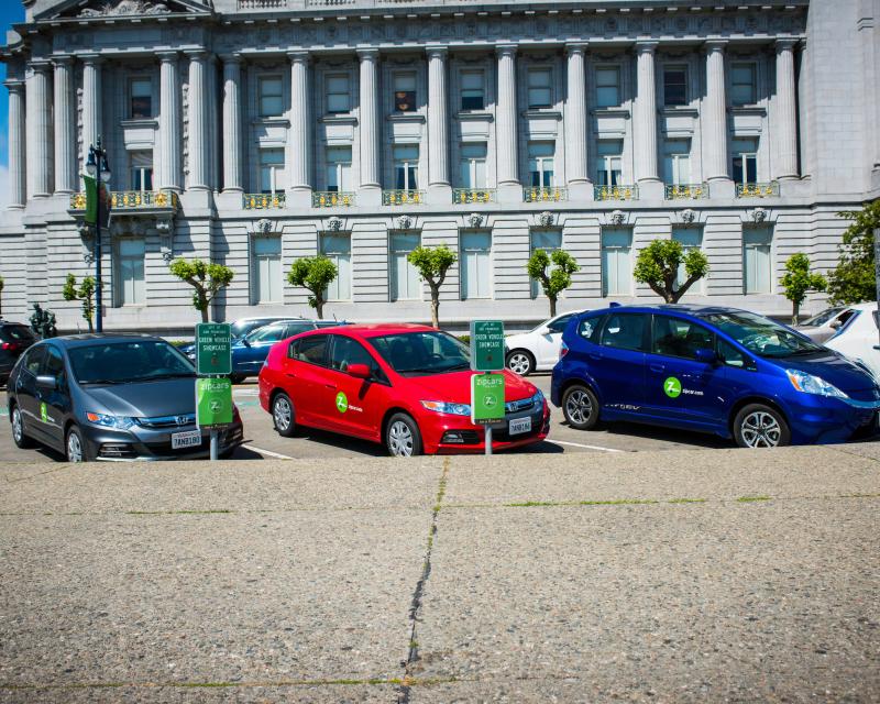 Image of vehicles in front of City Hall