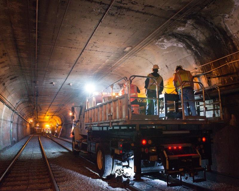 Men working on the Twin Peaks Tunnel.