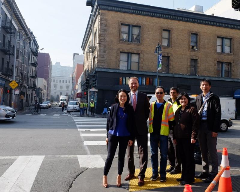 New street light at 6th and Jessie