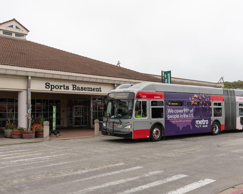 30 Stockton stopping at Sport Basement terminal
