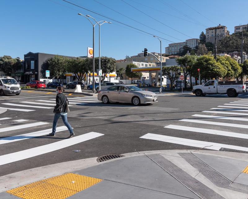 Pedestrian crossing at sidewalk on Geary