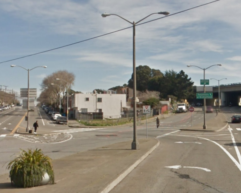 Image facing westbound at the Brotherhood-Alemany intersection.