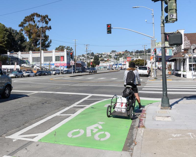 Bicyclist at Bayshore and Oakdale 