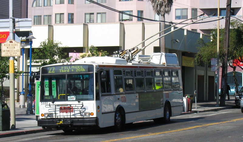 22 Fillmore Muni bus on 16th Street.