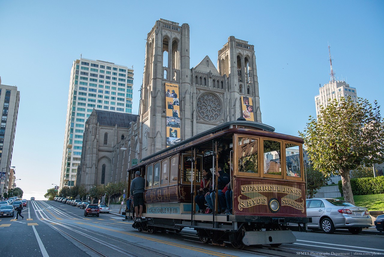 California Cable Car on California Street.