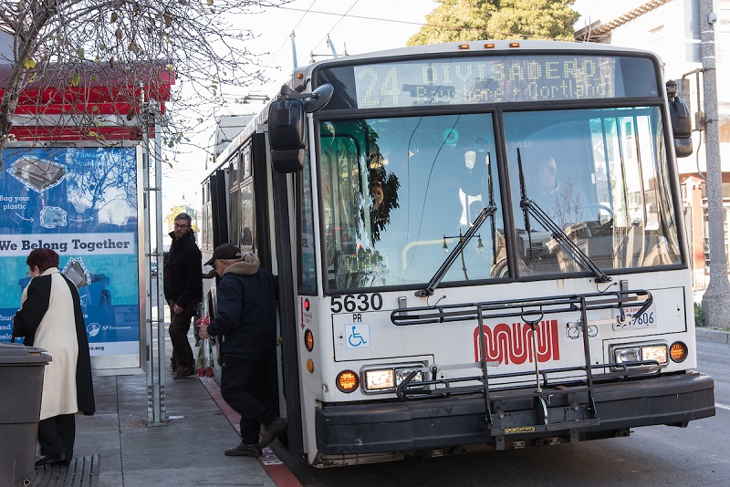 24 Divisadero Coach at a stop