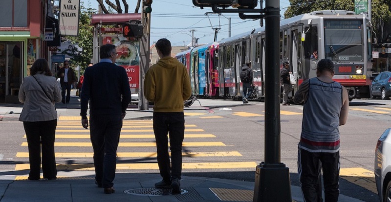 Catching the N Judah in the Inner Sunset