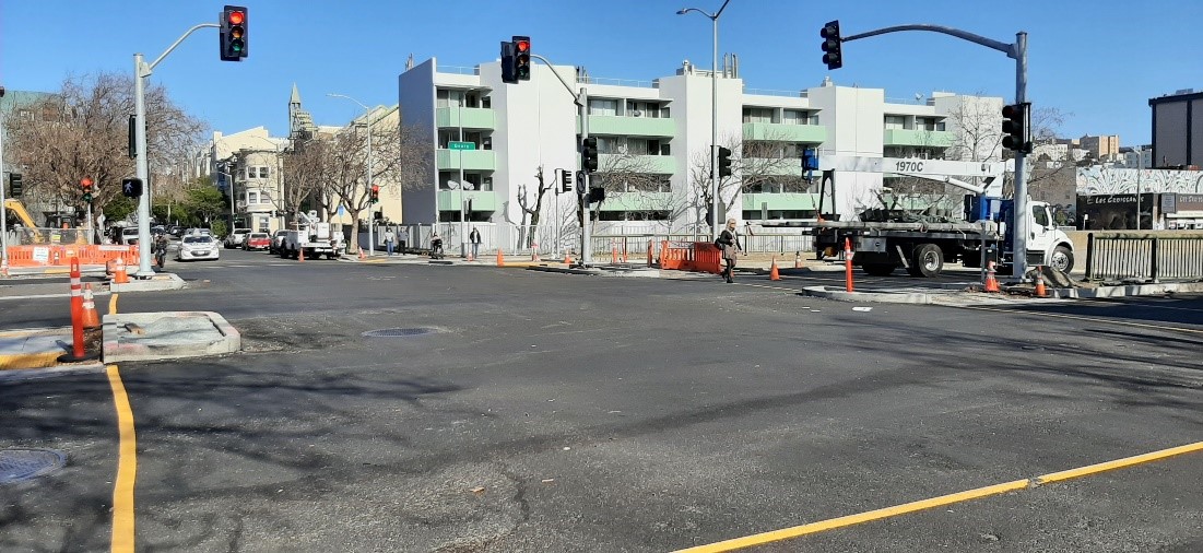 Photo of new traffic signals at Geary and Steiner