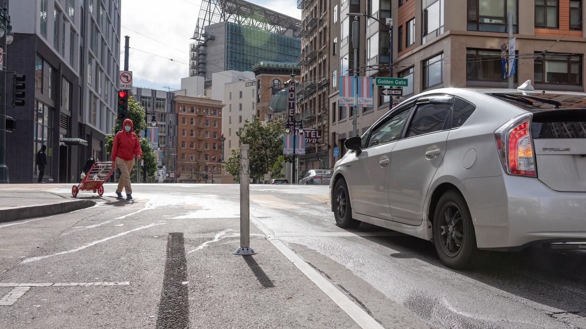 Photo of no turn on red sign at intersection of Golden Gate and Jones