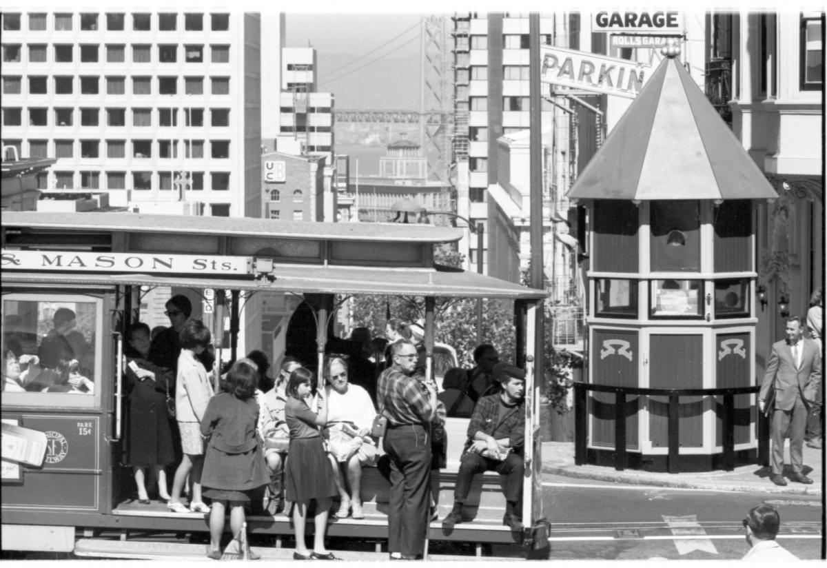 Cable car passes over top of Nob Hill