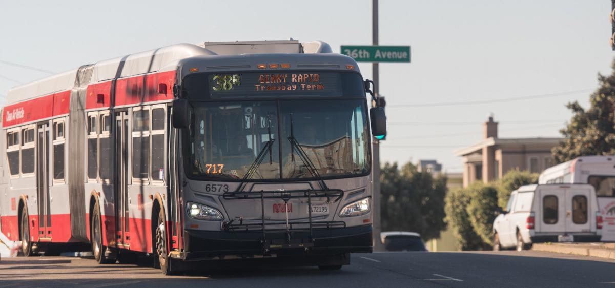 38R Geary coach crossing 36th Avenue