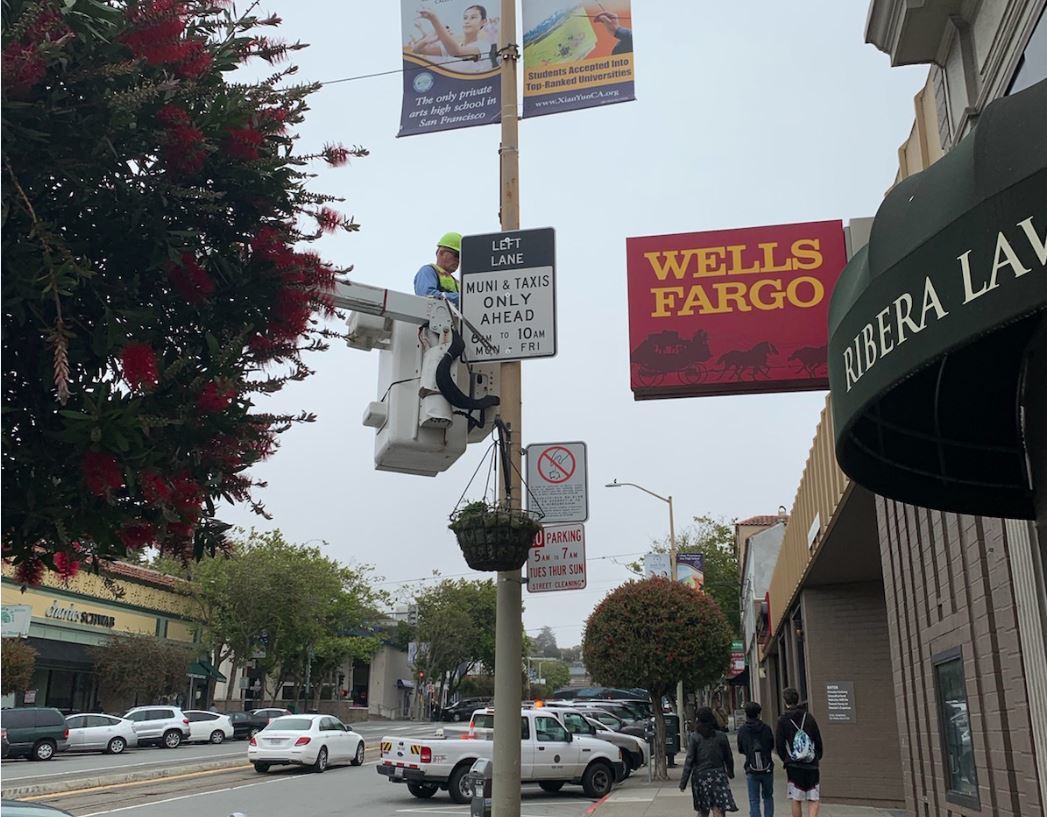New Muni & Taxi only signs being installed on West Portal