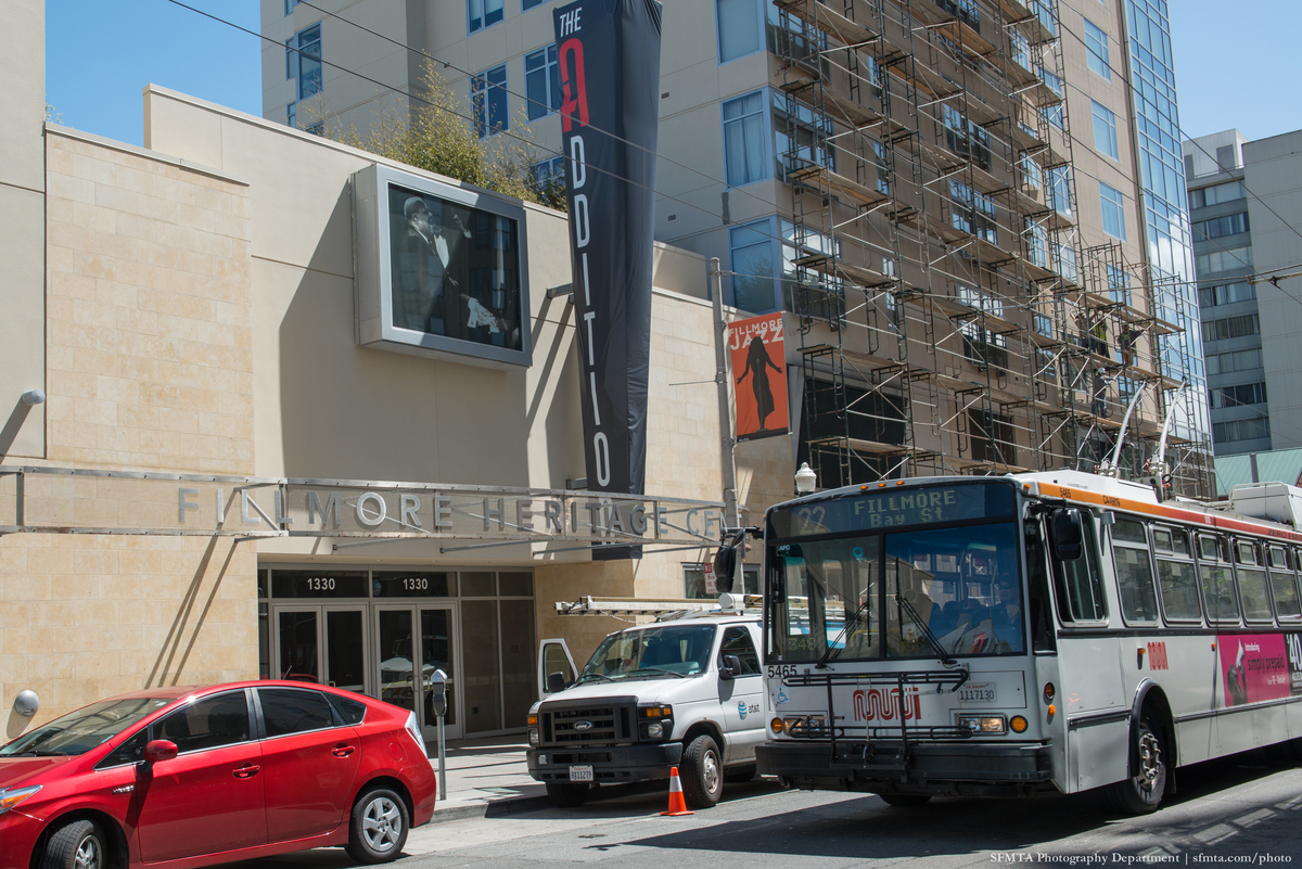 Photo of Muni's 22 Fillmore bus in front of the Fillmore Heritage Center