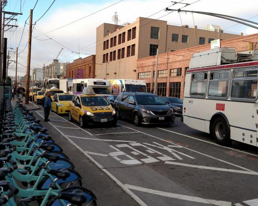 Photo of Townsend Street congestion - November 2016 with many vehicles stopped in the bike lane