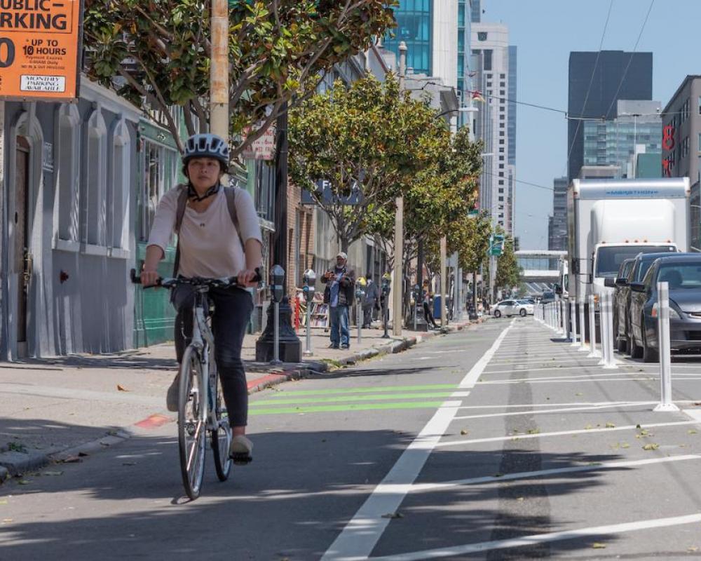 Protected bike lane on Howard near 8th St.(2018)