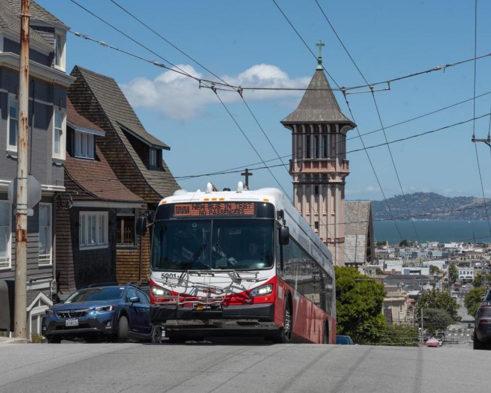 Testing the New Flyer Battery Electric on the 22 Fillmore line on Fillmore Street  