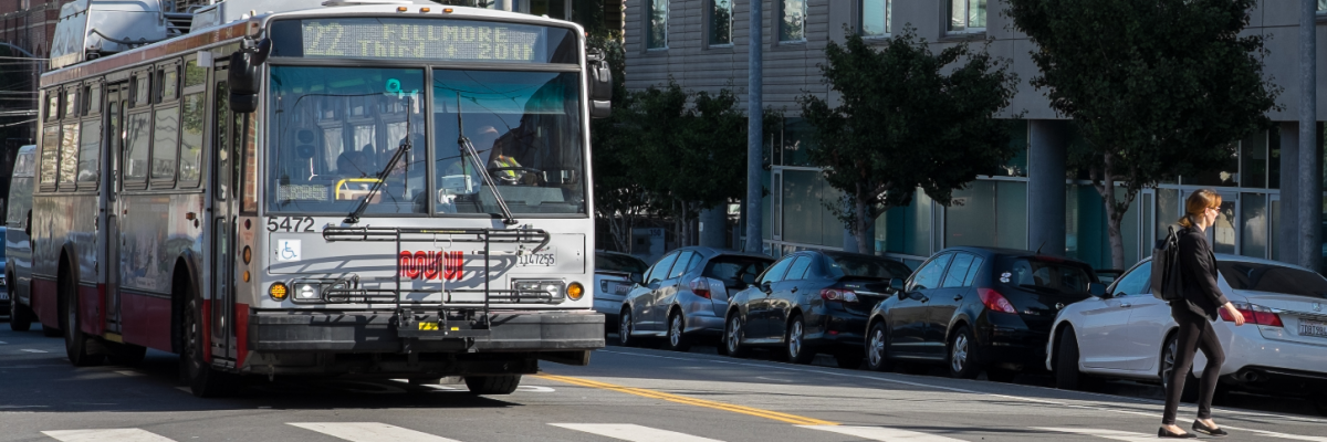 22 Fillmore Bus Approaching Intersection