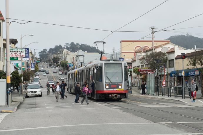 L Taraval on Taraval and 22nd Ave