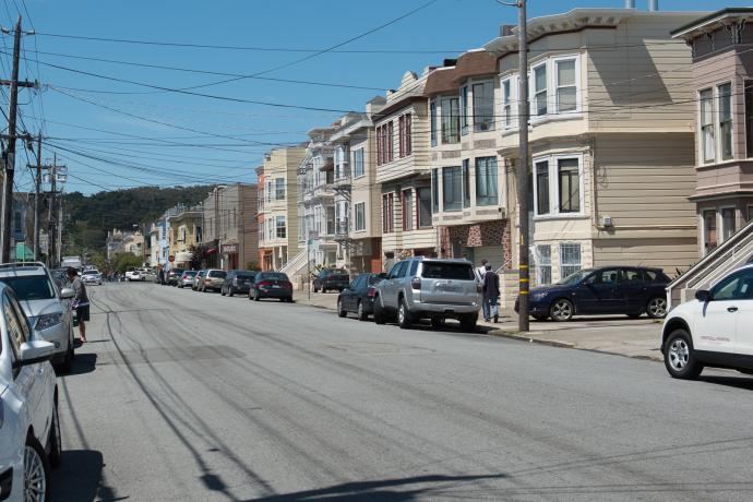 street scene in inner richmond neighborhood