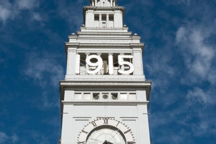 ferry building clocktower with "1915" sign on face