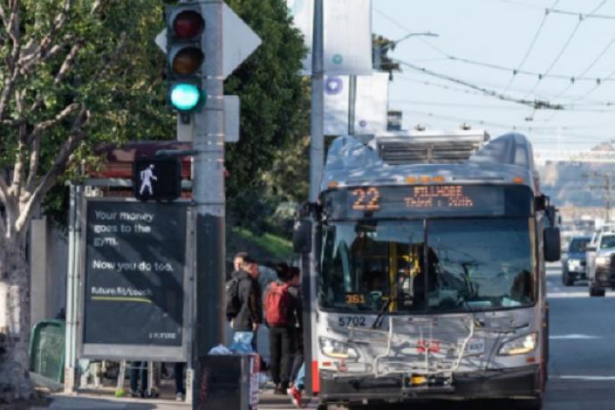 Photo of the 22 Fillmore bus loading passengers