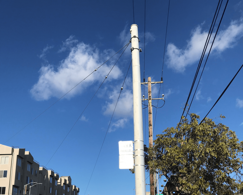Image of a SFMTA pole on Townsend Street