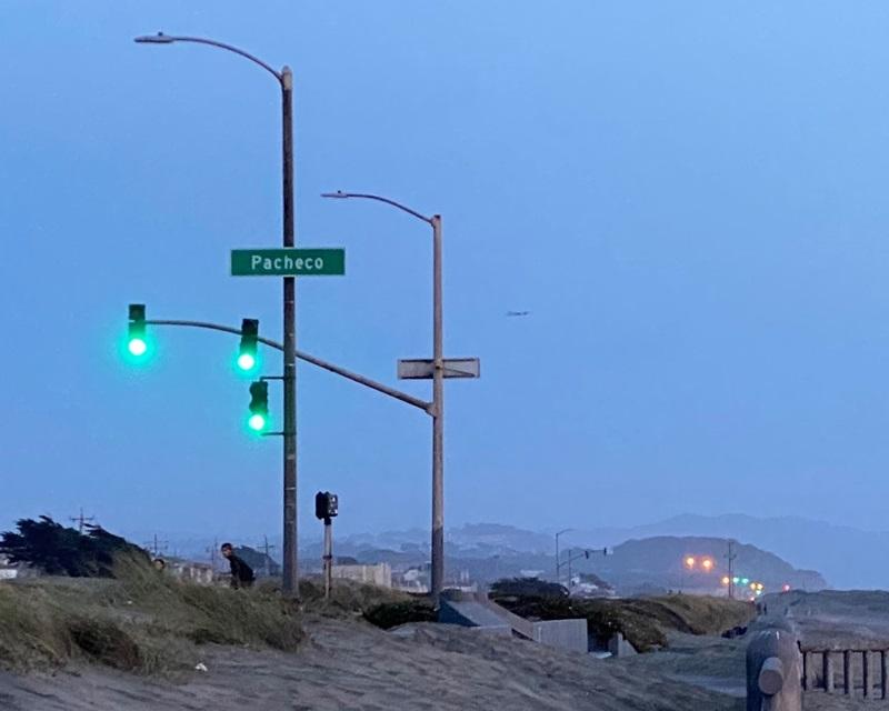 Existing traffic signals at Great Highway and Pacheco