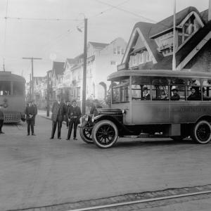 black and white photo taken in December 1917 showing a Muni streetcar 