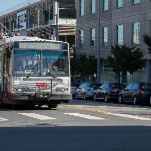 22 fillmore bus on 17th street