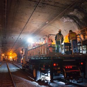 Men working on the Twin Peaks Tunnel.