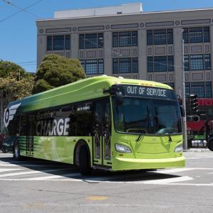 A battery electric bus turns from Mission on to South Van Ness