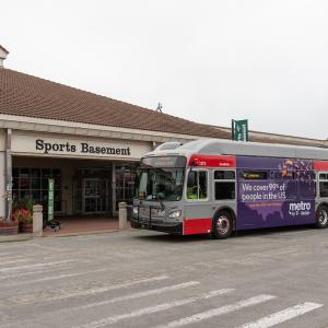 30 Stockton stopping at Sport Basement terminal