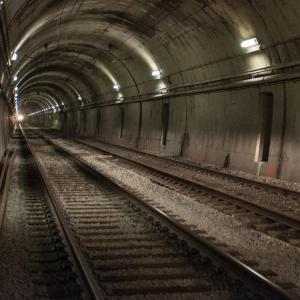 A picture of the subway tunnel.